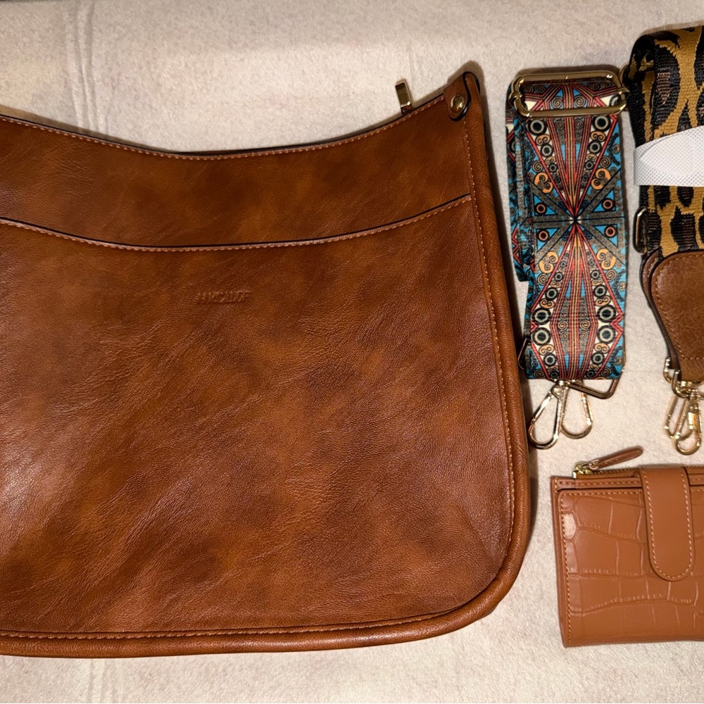 Tan Leather Shoulder Bag with Removable Straps